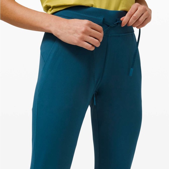 lululemon joggers - Picture 4 of 6